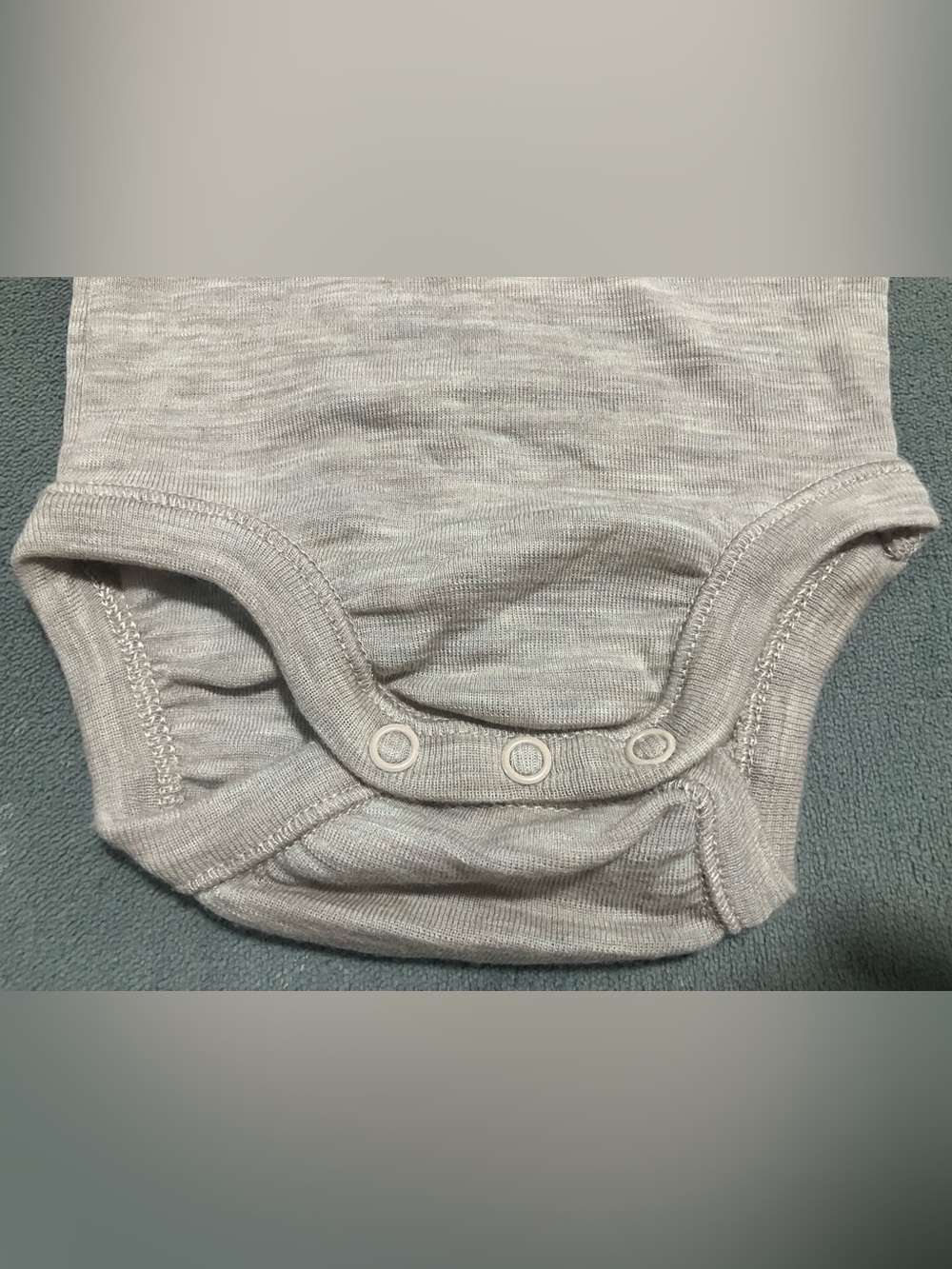 H&M 100% Wool Baby Bodysuit – 2–4M – Oatmeal – Like New - Picture 3 of 10